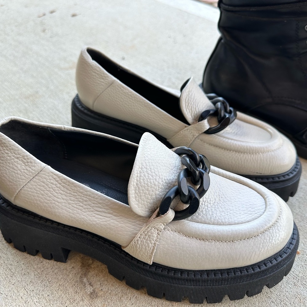 ALL BLACK loafers, brand new! Cream/Greige and black
